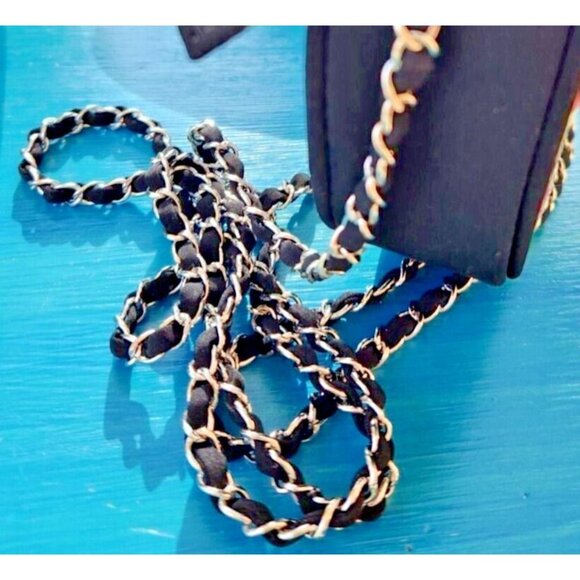 Vera Bradley Round Crossbody Sequin Canterberry Magenta - Picture 5 of 7